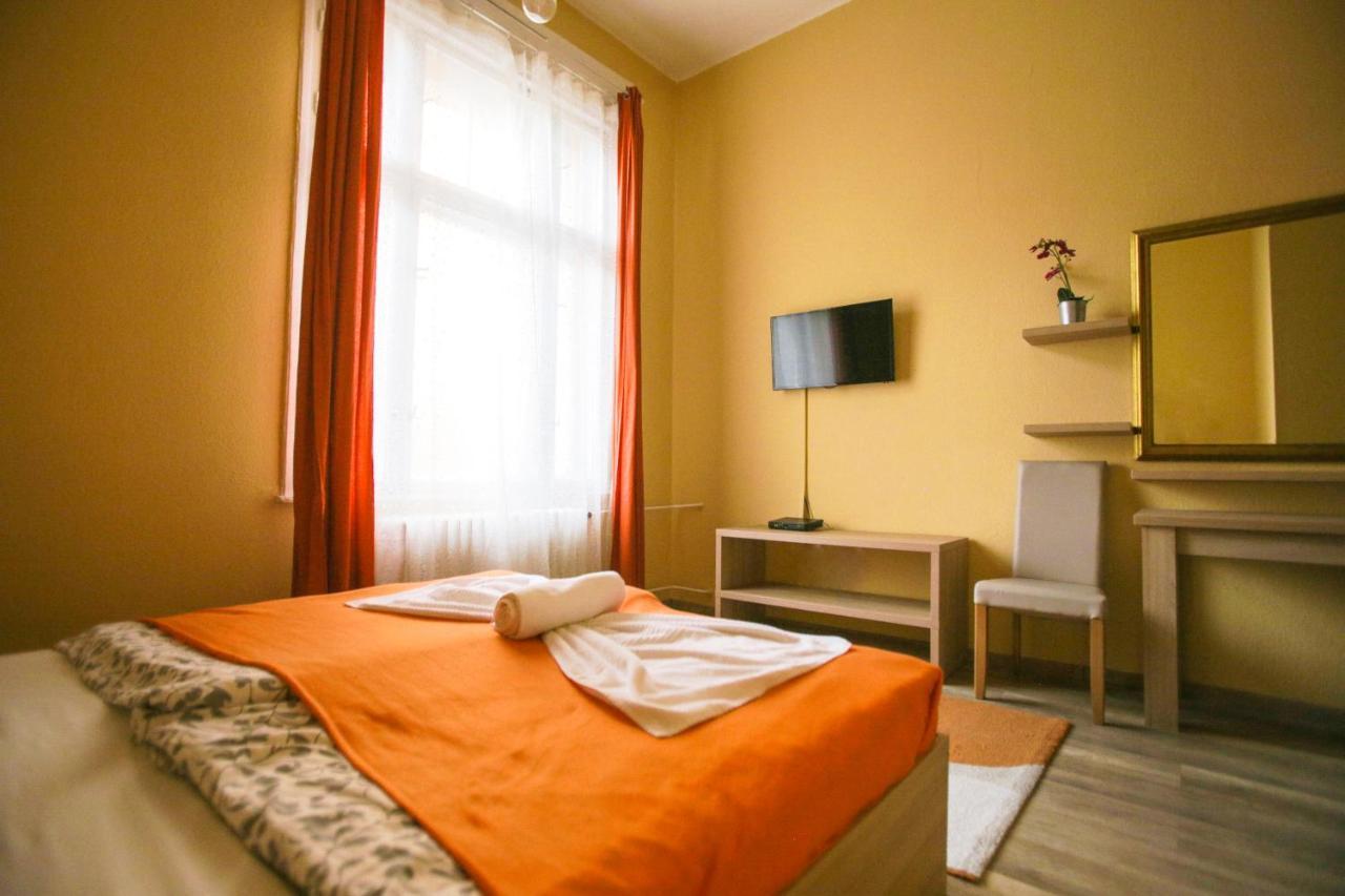 Goodmo House Hostel Budapest Ngoại thất bức ảnh